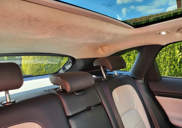 Jaguar F-Pace cena 116990 przebieg: 84000, rok produkcji 2018 z Dynów małe 781